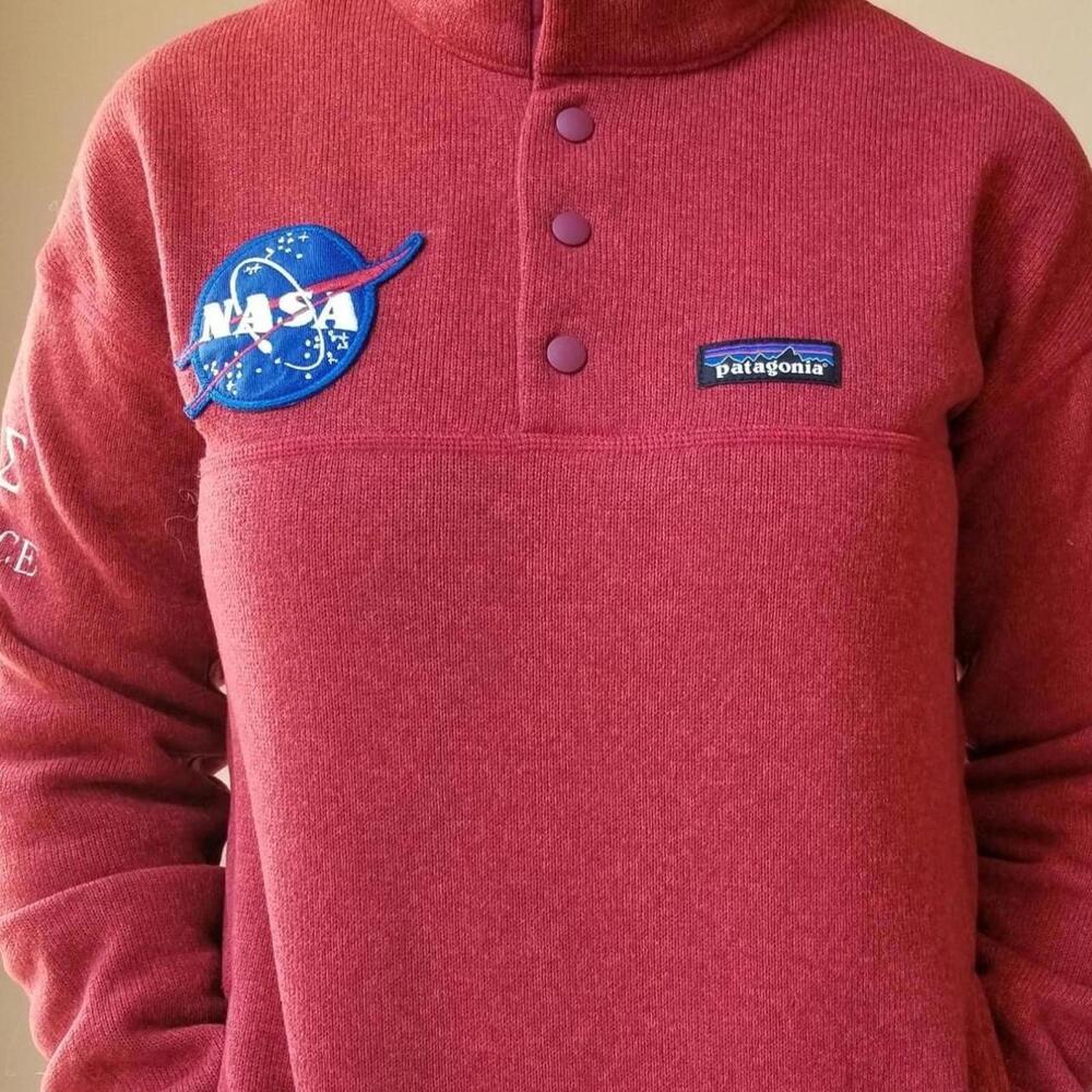 Red patagonia light weight better sweater